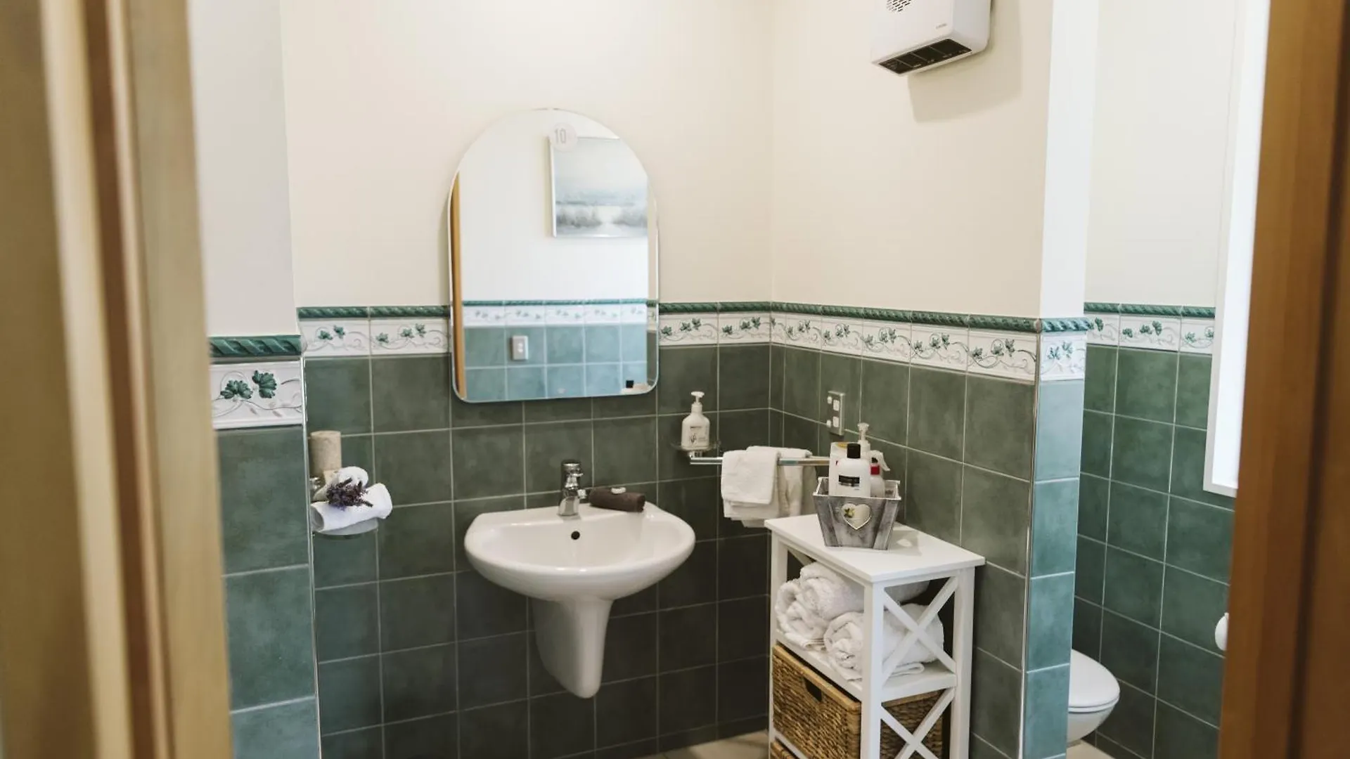 St James Bed And Breakfast Christchurch Bed & Breakfast